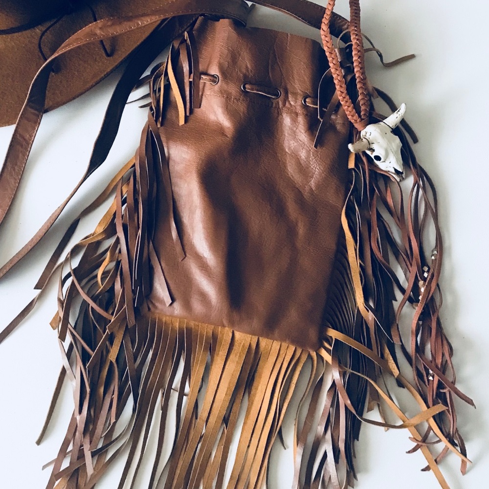 ❤️SOLD❤️Leather Fringe Beaded Crossbody Boho Bag - Picture 6 of 8